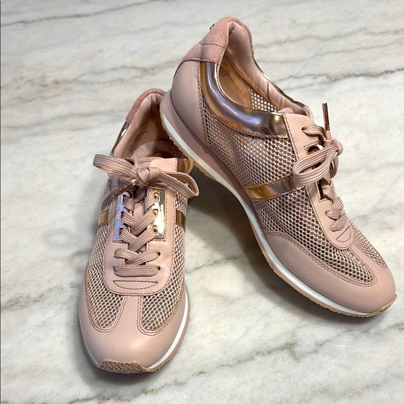 NWOT Michael Kors Maggie Trainer Sneaker Pink Blush Gold size 8.5 - Picture 1 of 11